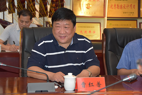 1503910611254403.jpg 3、公司總經(jīng)理曹紅普在簽約儀式上講話.JPG