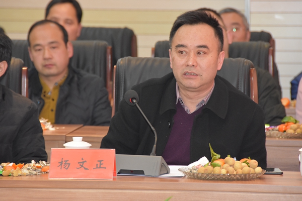 1518580530466679.jpg 5.各管理技術骨干為公司發(fā)展建言獻策.jpg