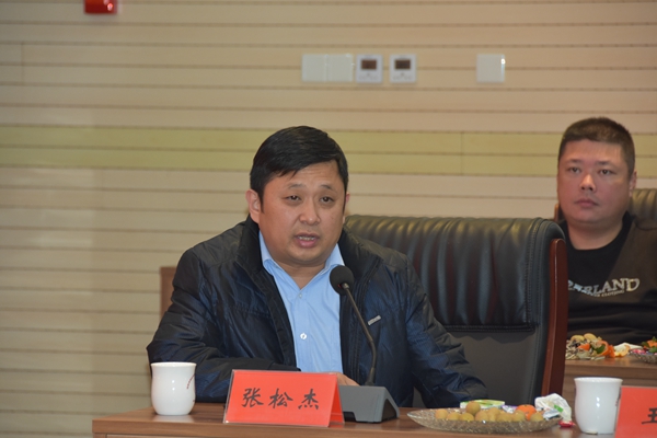 1518580540169071.jpg 7.各管理技術骨干為公司發(fā)展建言獻策.jpg