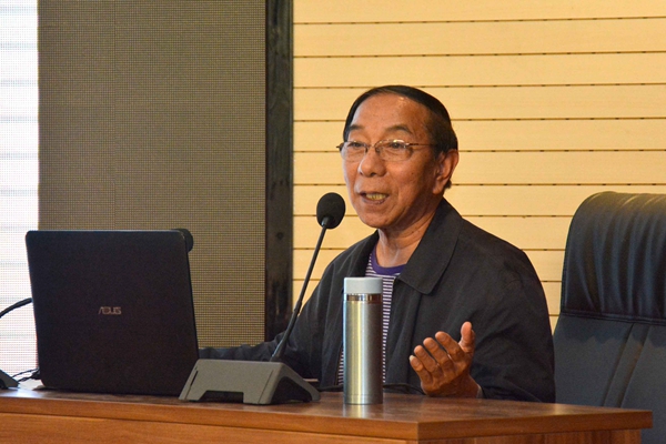 1527063720268174.jpg 6.洛陽市城市規(guī)劃專家委員會主任委員李國恩分析洛陽歷史文化名城保護(hù)與發(fā)展戰(zhàn)略.jpg