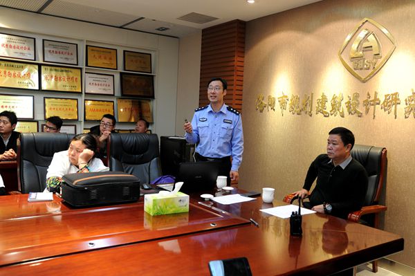 1541638555119271.jpg 2.河南省消防安全培訓(xùn)中心楊志剛教官講解火災(zāi)消防案例.jpg