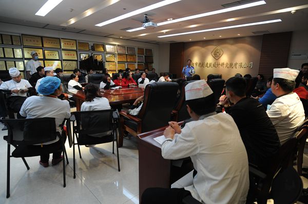 1541638576873545.jpg 3.消防培訓(xùn)現(xiàn)場.jpg