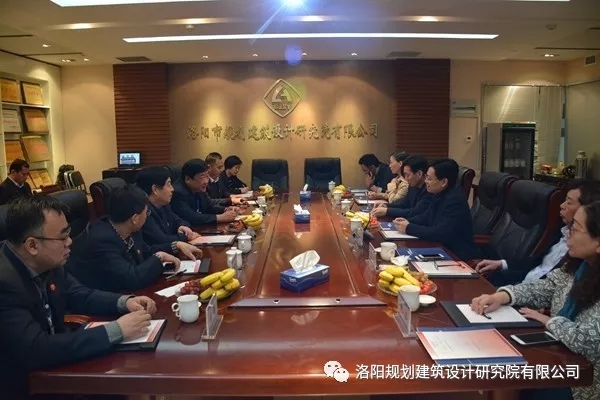 1553479680319898.jpg 640.webp (10).jpg