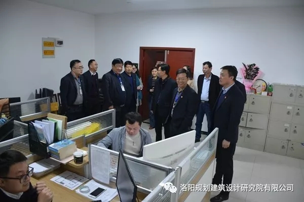 1553479691395892.jpg 640.webp (11).jpg